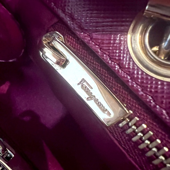 Authentic Salvatore Ferragamo 3 way handbag - Free shipping - Picture 10 of 14